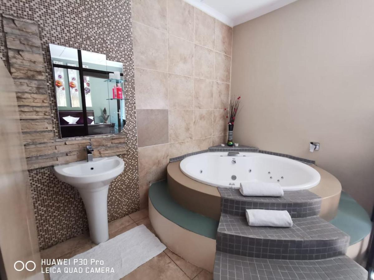 Moonriver Guesthouse Upington Exteriér fotografie